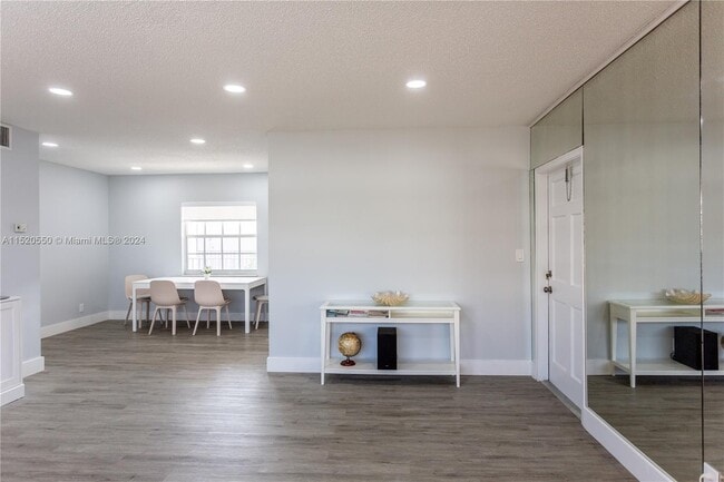 Photo - 2424 NE 9th St Unit 312