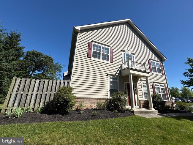 Photo - 314 Kintyre Ln