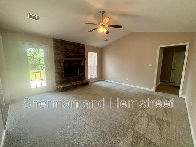 Photo - 636 Bridgton Dr