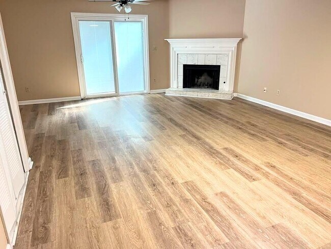 Photo - 872 Baltimore Pl SW