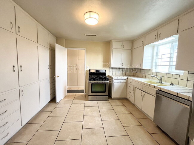 Photo - 11986 E Harvey Pettit Rd