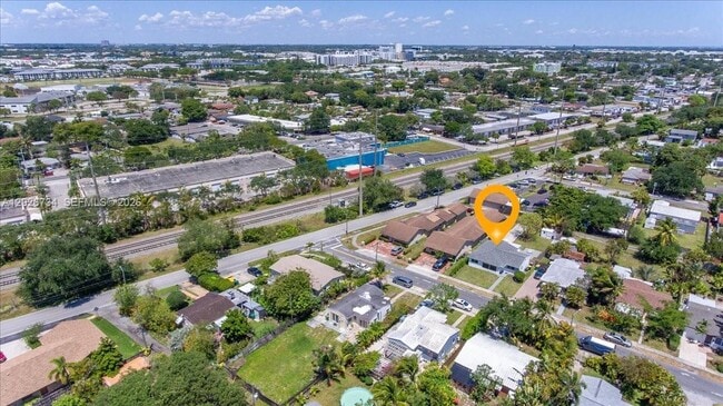 Photo - 266 SW 6th St