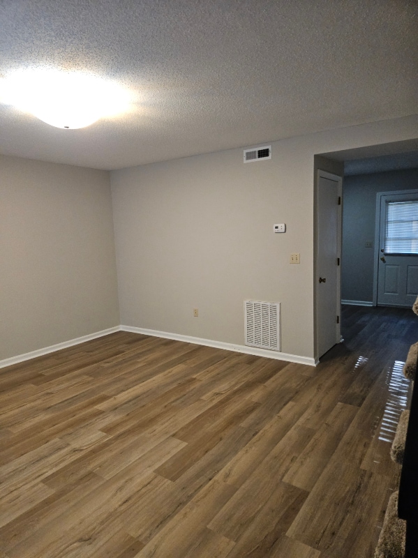 Photo - 491 Falls Ave