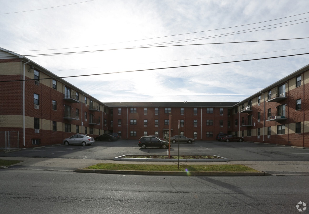 Butler Arms Apartments - Hampton Commons