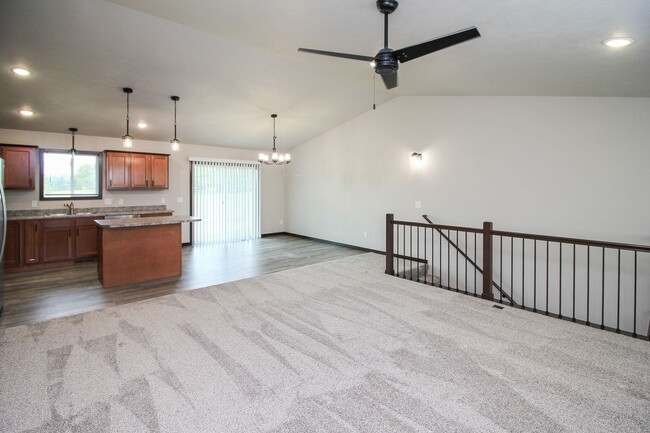 Photo - Beautiful 3 bedroom 2 bath unit at 620 Samantha St. in Tea, SD. Unidad 620-3 W Samantha St