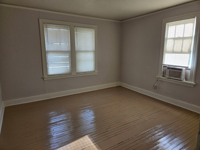 Photo - 706 W 16th St