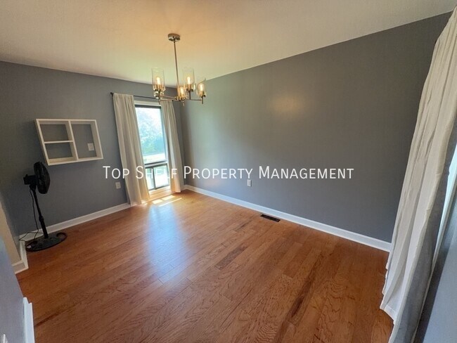 Photo - 1002 E 18th St