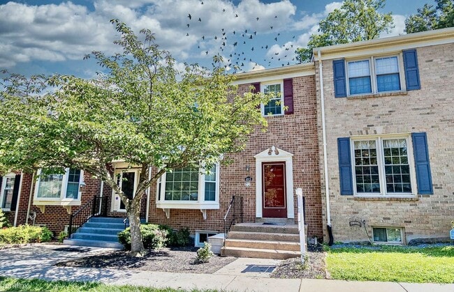 4 br, 3.5 bath House - 4915 Carriagepark Rd - 4 br, 3.5 bath House - 4915 Carriagepark Rd