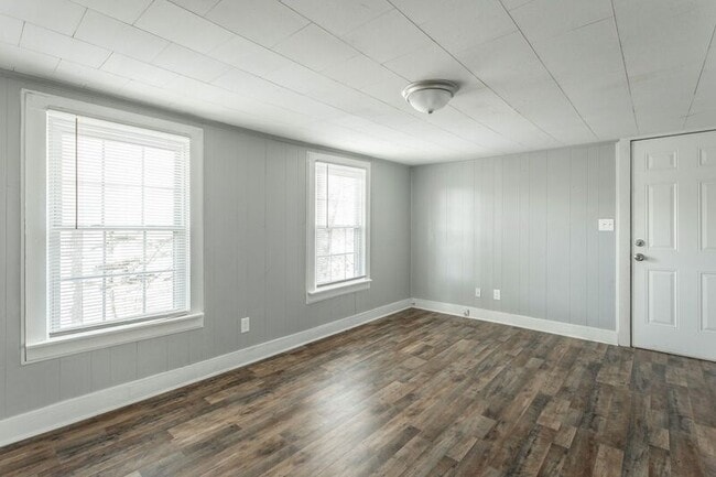 Photo - 311 Hedgewood Dr