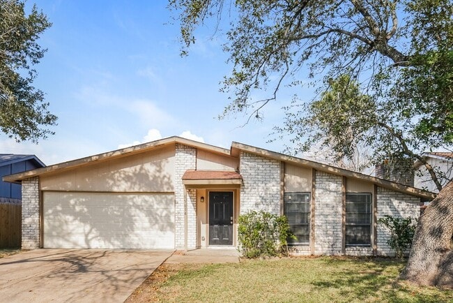 Building Photo - 15614 Mendocino Dr