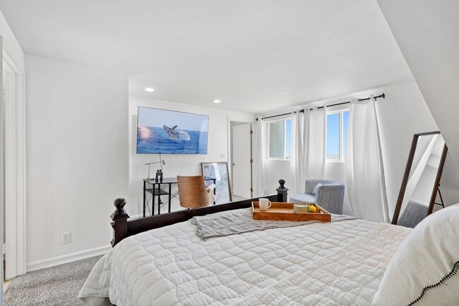 Photo - Oceanfront Silverstrand | 4 Bedroom + 3 Ba...
