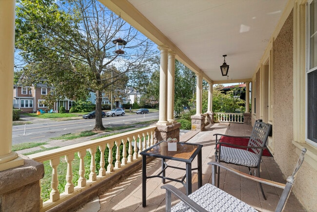 Photo - 809 Edgewood Ave