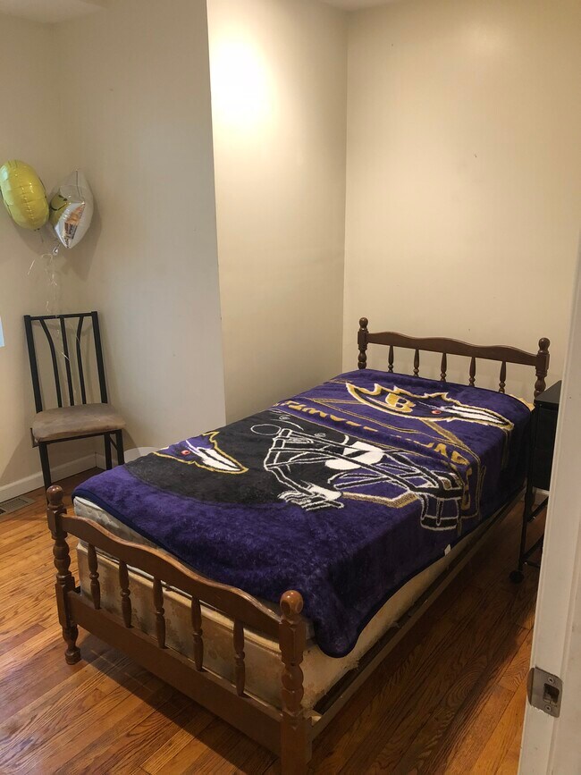 This bedroom is small - 32 S Jefferson St Unit 1a