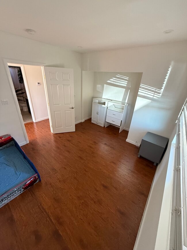 Photo - 10548 Tinker Ave