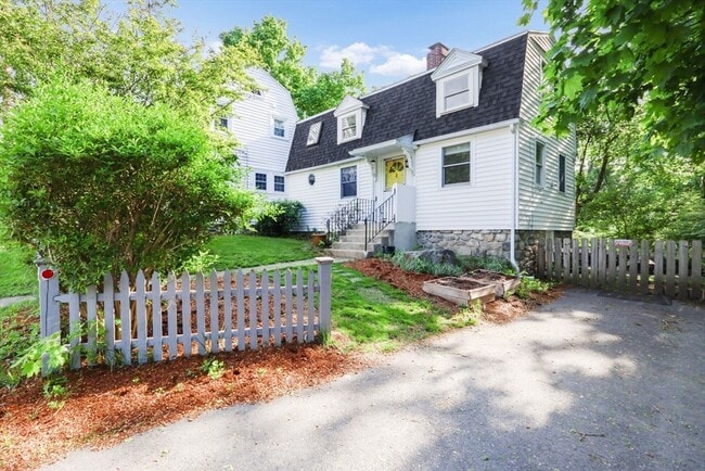 Photo - 8 Center Pl Townhome