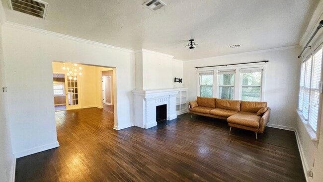 Photo - 3 Bed/2 Bath Paseo District Neighbor