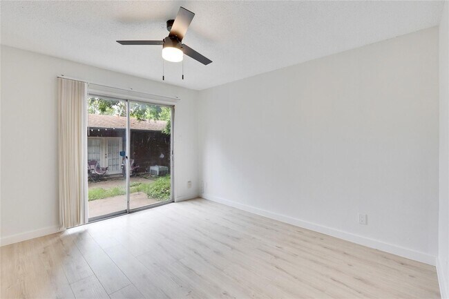 Photo - 2314 Greenfield Pkwy Unit 108