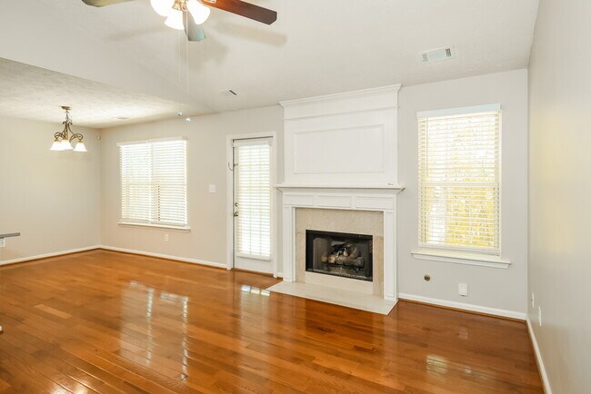 Photo - 208 Pebble Creek Ct