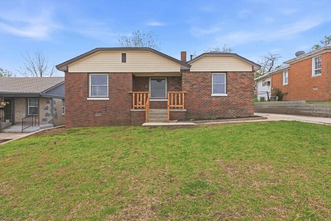 Building Photo - 2020 NE 30th St