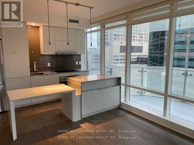 Photo - 1 Bloor St E Unité 1104