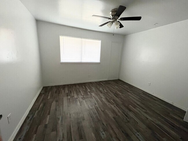 Photo - Move In ready 2 Bedroom 1 Bath $500.00 off... Unit 205