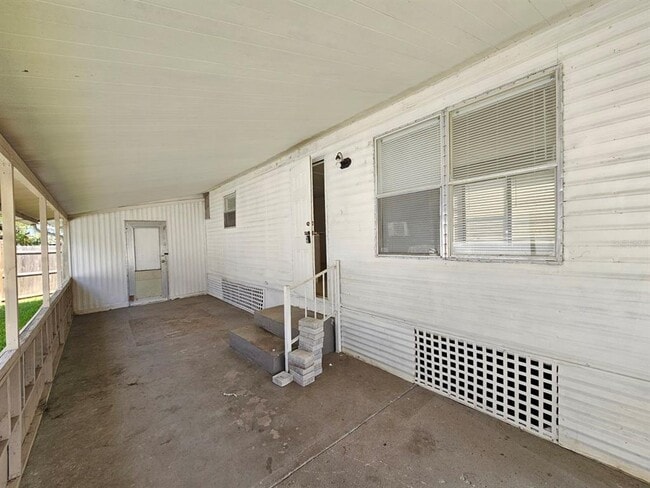 Photo - 503 Longfellow Blvd