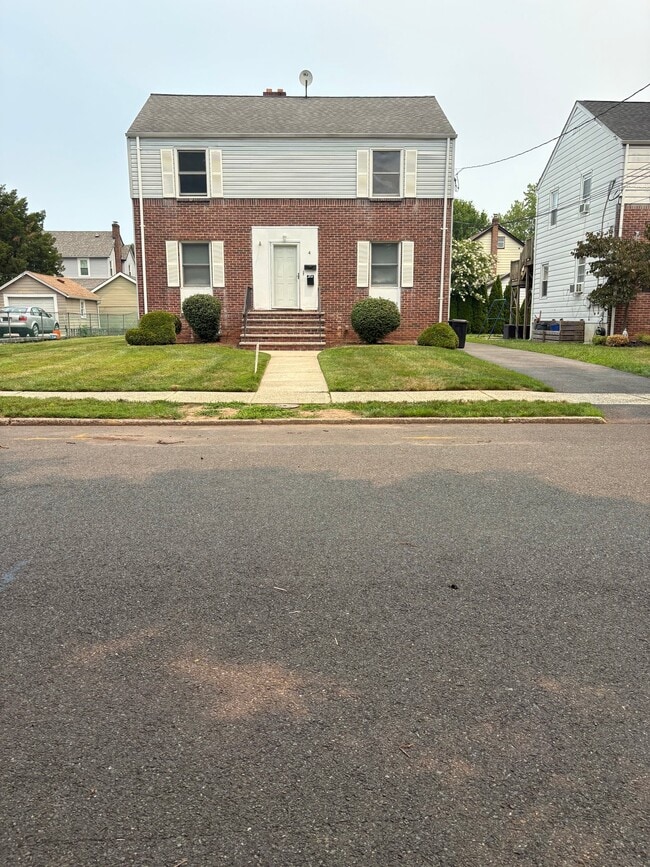 Building Photo - 4 Preston Ave Unit 2