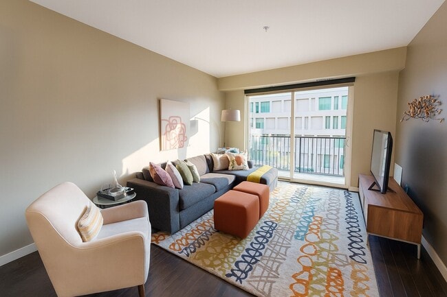 Building Photo - 222 Hennepin