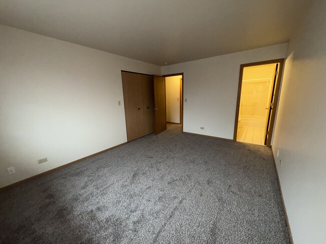 Maple Leaf Apartments
