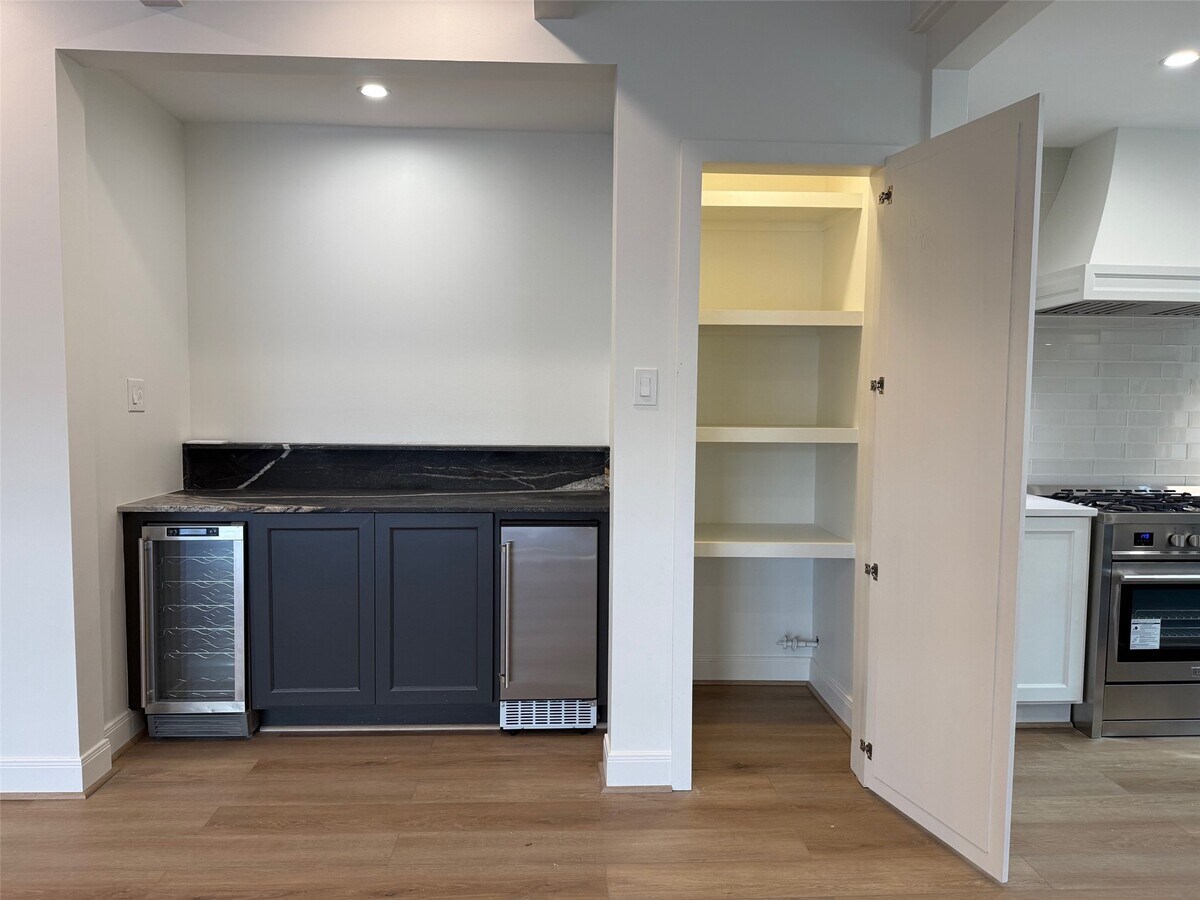 Photo - 4726 Ivanhoe St