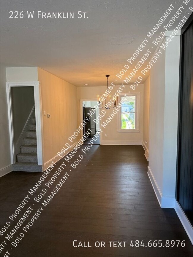 Photo - 226 W Franklin St