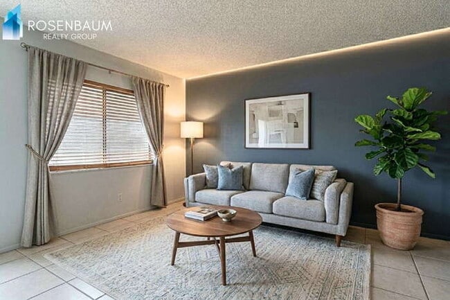 Photo - 452 E 9th Ave Unidad 3