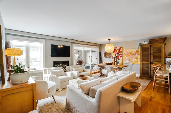 Building Photo - 56 Sweetnam Dr Unit H