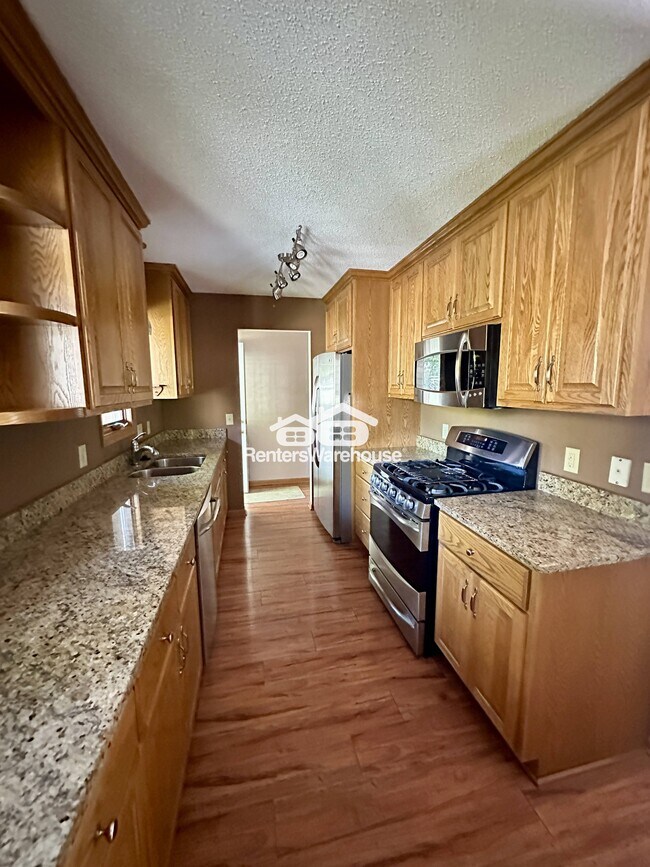 Photo - 4933 Crestview Rd