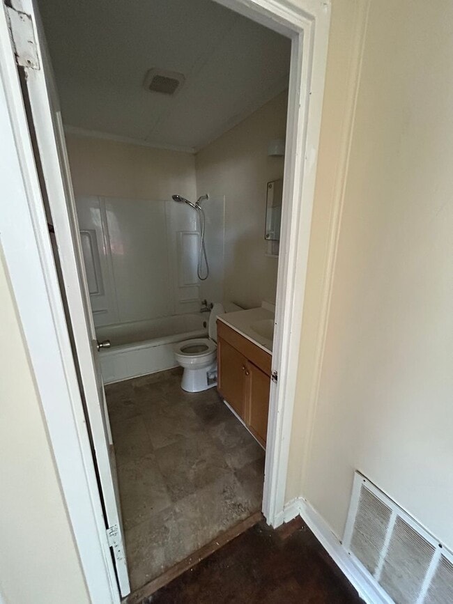 Photo - 3 Bedroom home central air and heat
