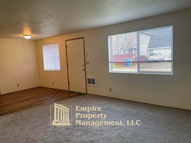 Photo - 3819 Dove Ln