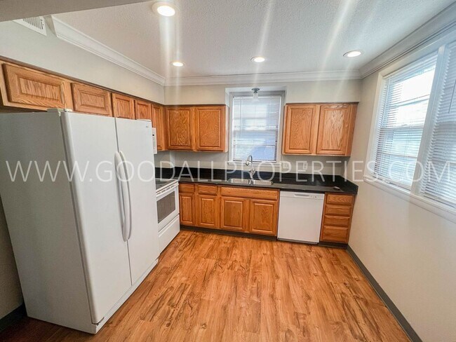 Photo - 3 Bedroom 1 Bath Duplex in Clive with fenc...