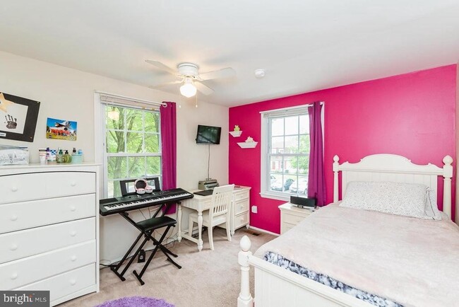 Photo - 32 Melken Ct