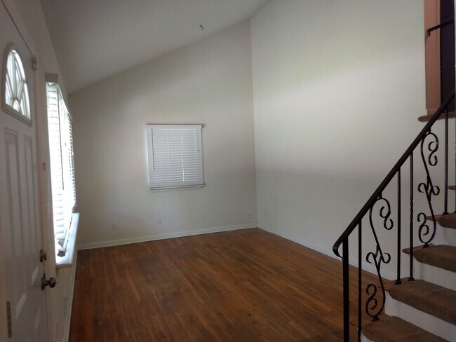 Photo - TRI-LEVEL HOME WITH GARAGE AND LARGE FENCE...