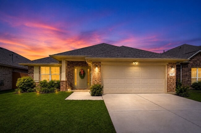 Building Photo - 2605 Golden Palms Ln