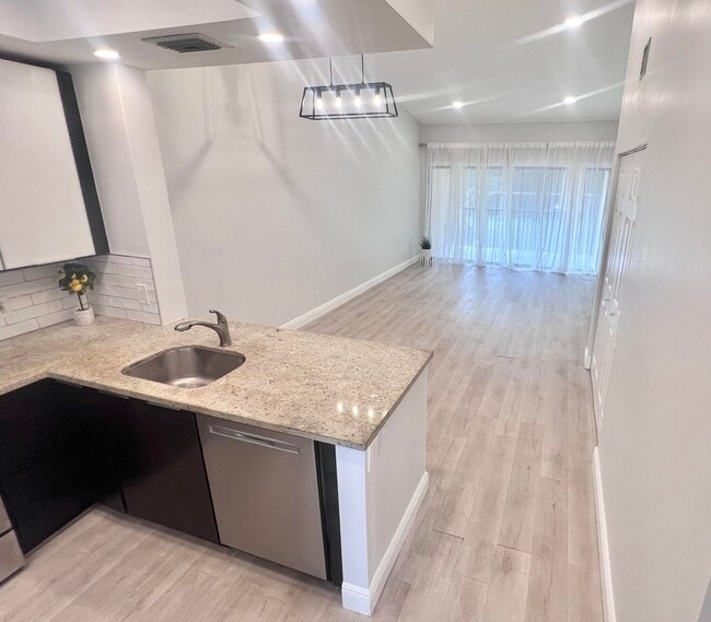 Photo - 2281 SW 15th St Unidad 148