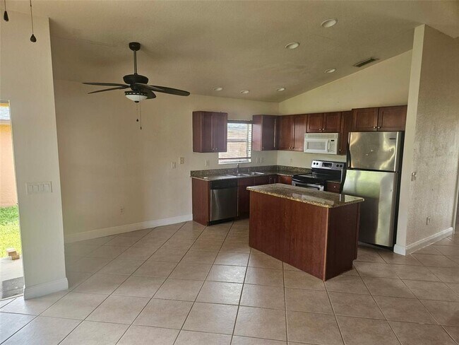 3221 SW Santa Barbara Pl