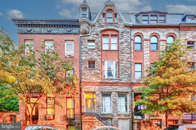 Building Photo - 1208 N Calvert St Rental