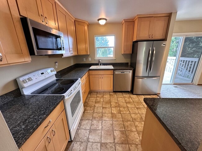 Photo - Tradition Kirkland Split Level with Gorgeous Views nestled in the middle of NorKirk