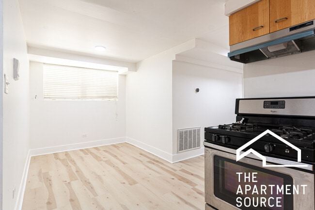 Photo - 2029 W Superior St Unit 1
