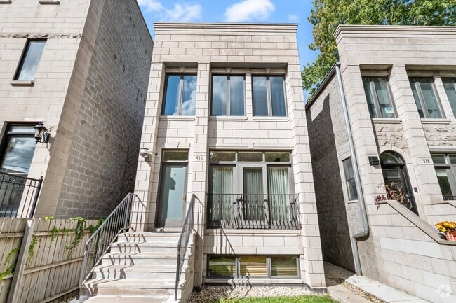 Building Photo - 516 N Claremont Ave Rental