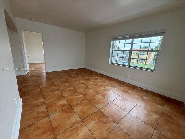 Photo - 111 SW 31st Ct Unit 2