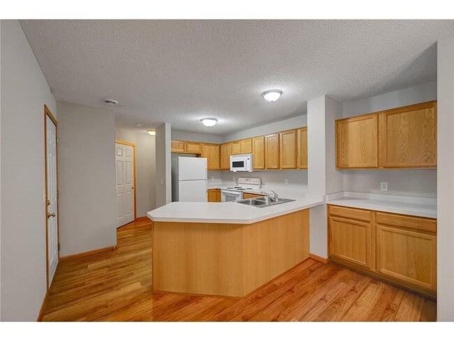 Photo - 17324 River Birch Ln S E