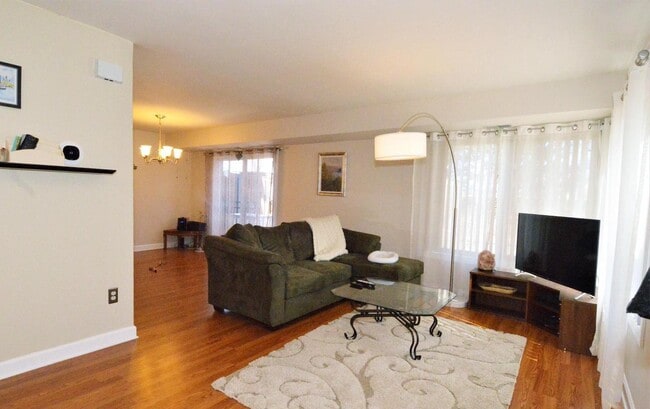 Photo - 9570 Standon Pl