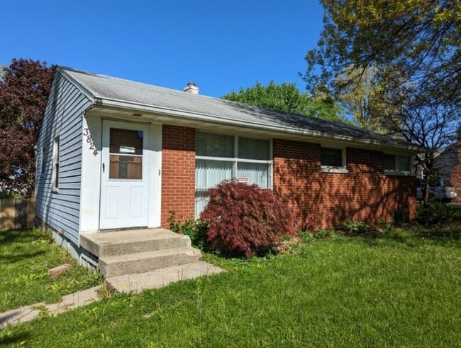 Sunny 3 bed 2 bath home in Indianapolis! - Sunny 3 bed 2 bath home in Indianapolis!